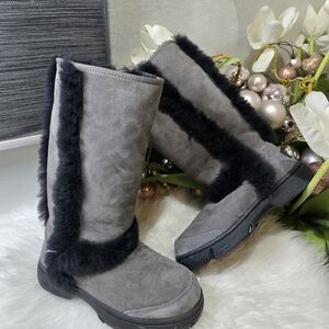 Ugg Sunburst Tall waterproof women boot size5Color:Grey/black Brand new